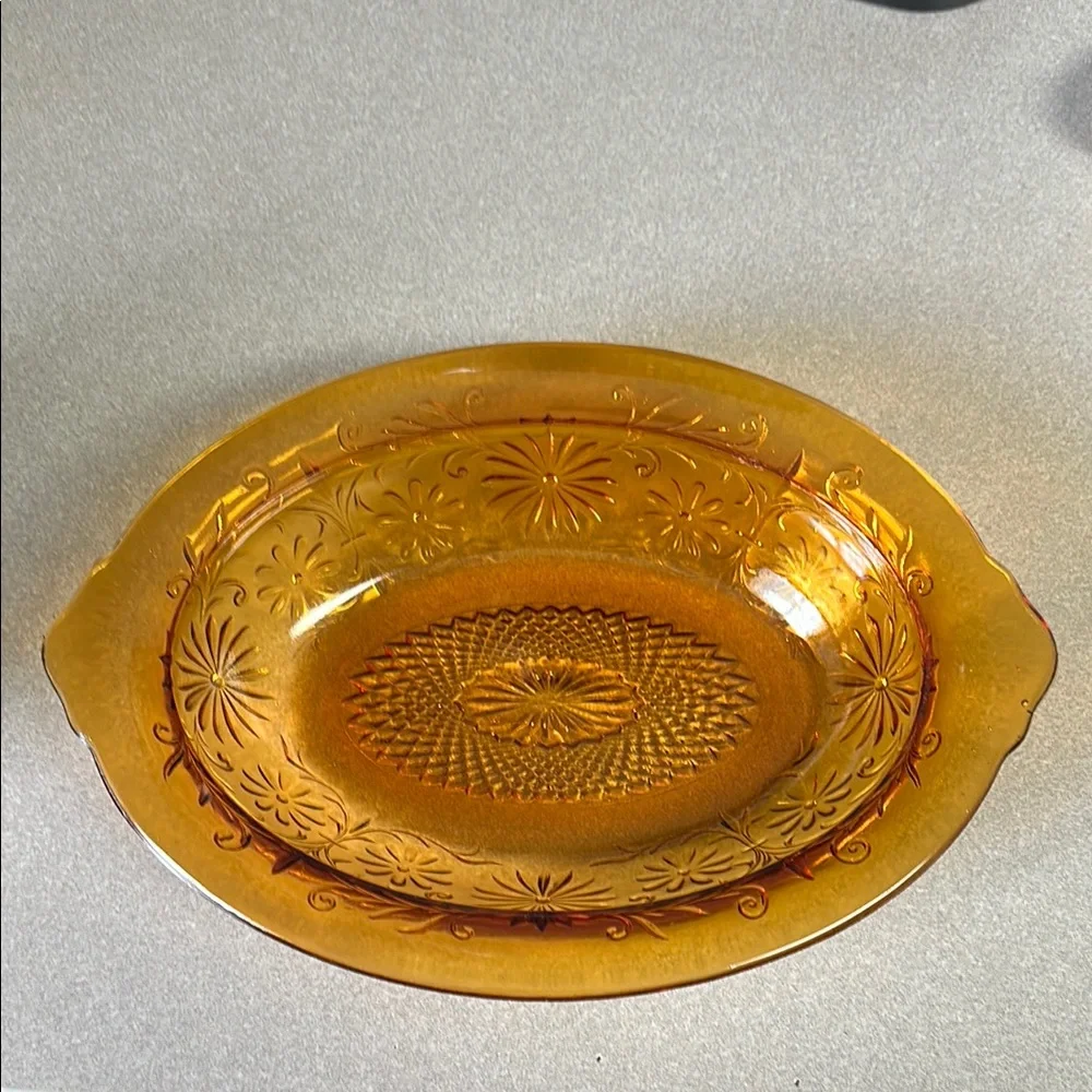 Amber Glass Serving Bowl - Picture 1 of 13